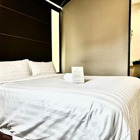 Chariton Hotel Nusa Bestari 조호르 바루 외부 사진
